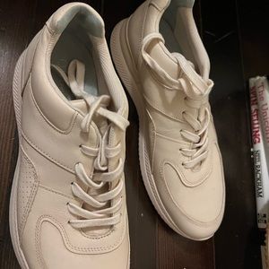 Never been worn Everlane shoes